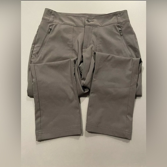 Columbia Women’s Size 2/34 Gray Zippered Pockets  Hiking Capri - Picture 2 of 4